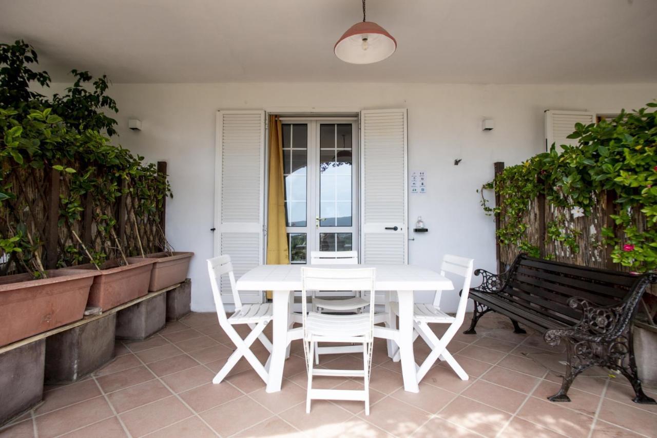La Palazzina Nel Verde - Goelba Casa Alzi Exterior foto