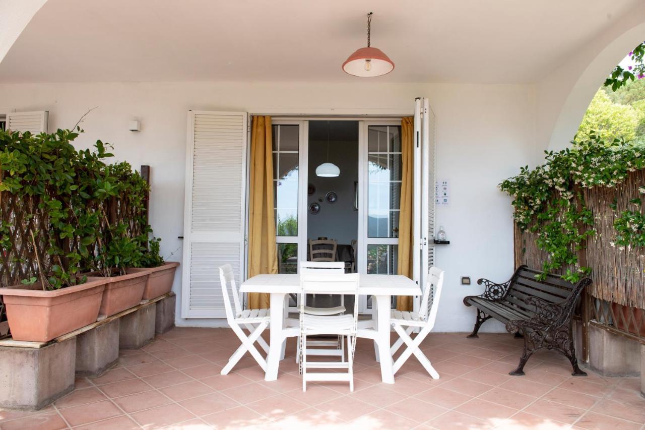 La Palazzina Nel Verde - Goelba Casa Alzi Exterior foto