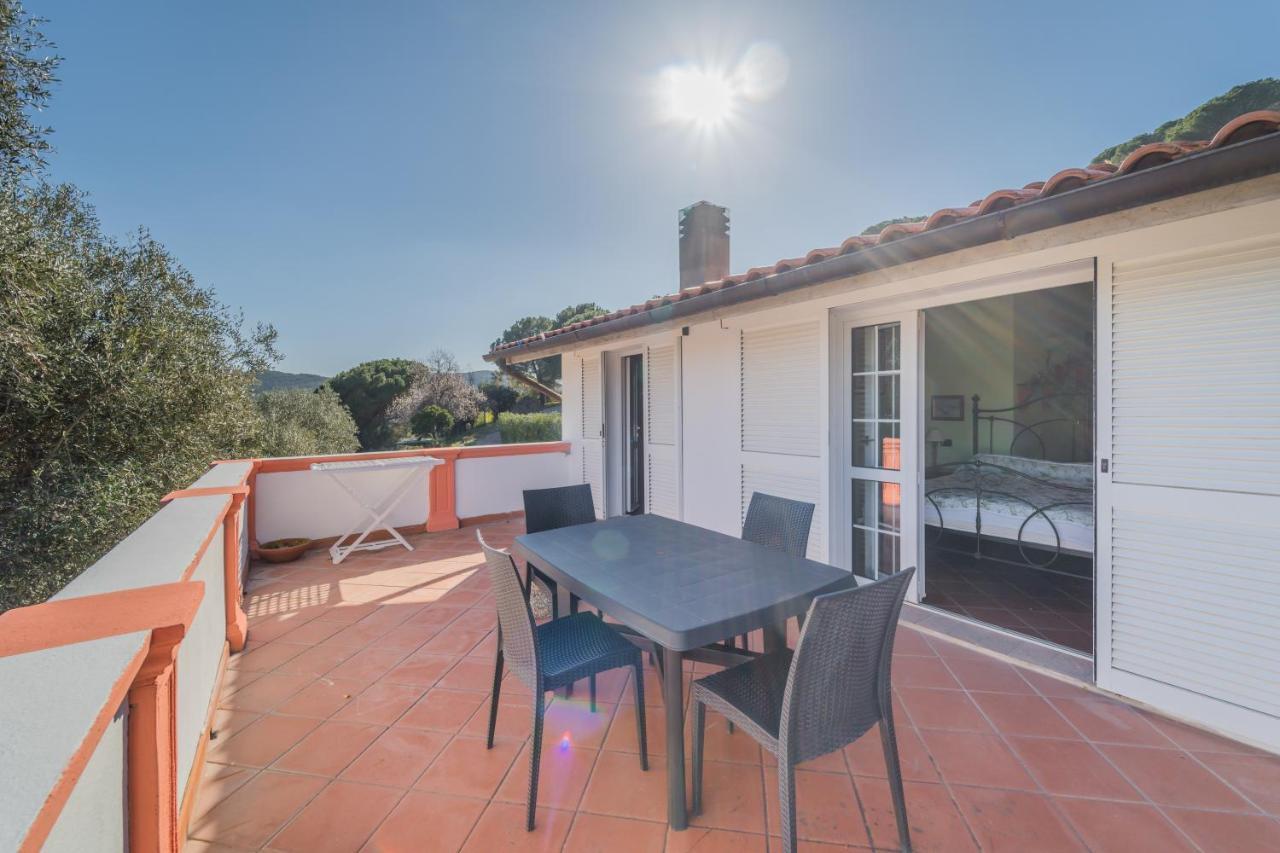 La Palazzina Nel Verde - Goelba Casa Alzi Exterior foto