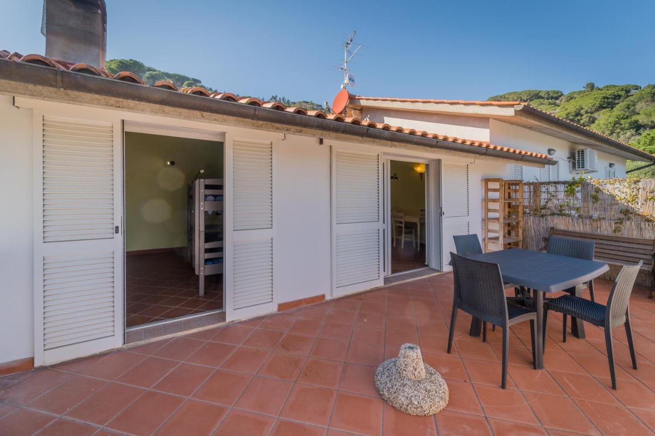 La Palazzina Nel Verde - Goelba Casa Alzi Exterior foto