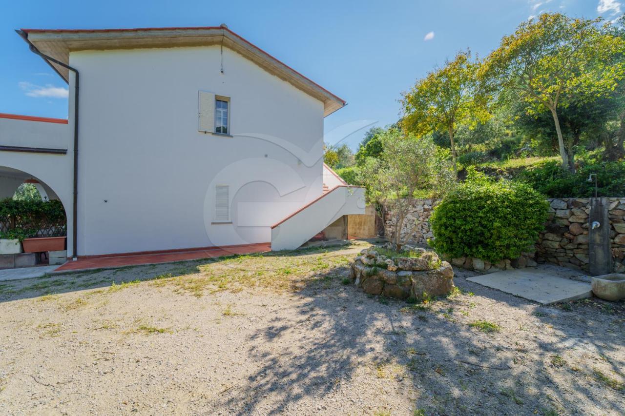 La Palazzina Nel Verde - Goelba Casa Alzi Exterior foto