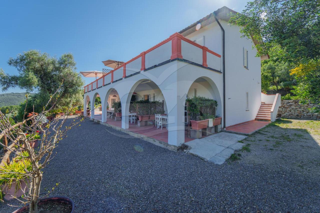La Palazzina Nel Verde - Goelba Casa Alzi Exterior foto